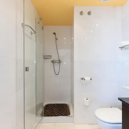 Apartment Uhc Acacias